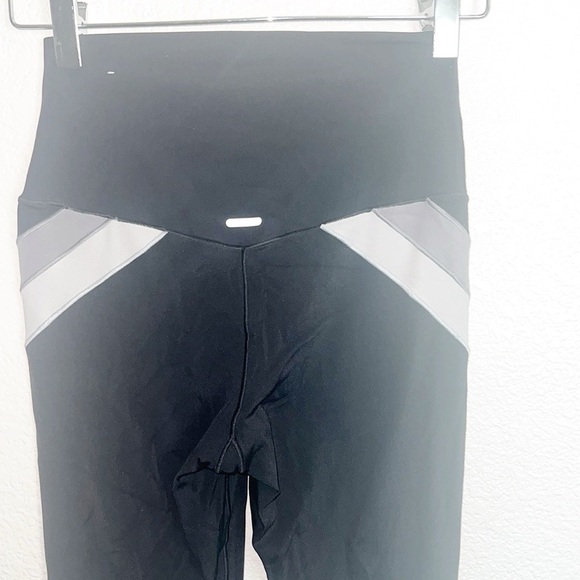 Aerie Chill Play Move Black White Gray High Rise Leggings - Picture 6 of 8